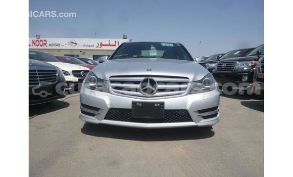 Buy Import Mercedes-Benz 200 Other Car in Import - Dubai in Curacao Buy Import Mercedes-Benz 200 Other Car in Import - Dubai in Curacao