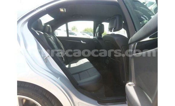 Buy Import Mercedes-Benz 200 Other Car in Import - Dubai in Curacao Buy Import Mercedes-Benz 200 Other Car in Import - Dubai in Curacao