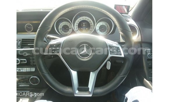 Buy Import Mercedes-Benz 200 Other Car in Import - Dubai in Curacao Buy Import Mercedes-Benz 200 Other Car in Import - Dubai in Curacao
