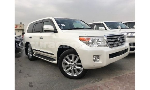 Buy Import Toyota Land Cruiser White Car in Import - Dubai in Curacao Buy Import Toyota Land Cruiser White Car in Import - Dubai in Curacao
