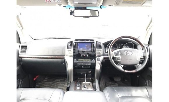 Buy Import Toyota Land Cruiser White Car in Import - Dubai in Curacao Buy Import Toyota Land Cruiser White Car in Import - Dubai in Curacao