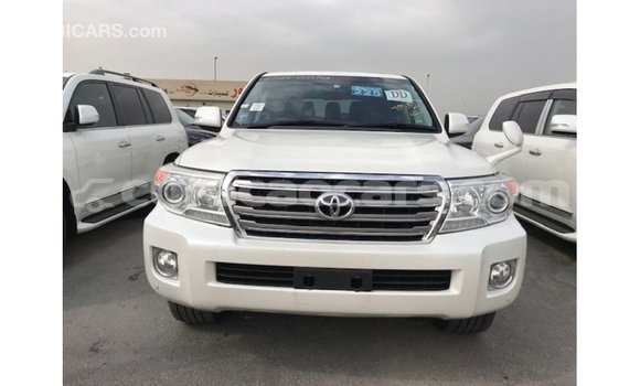 Buy Import Toyota Land Cruiser White Car in Import - Dubai in Curacao Buy Import Toyota Land Cruiser White Car in Import - Dubai in Curacao