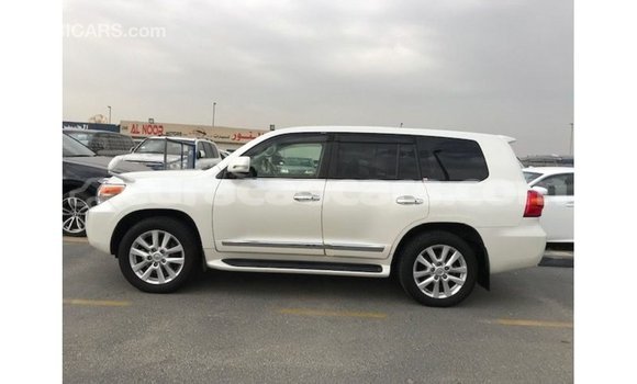 Buy Import Toyota Land Cruiser White Car in Import - Dubai in Curacao Buy Import Toyota Land Cruiser White Car in Import - Dubai in Curacao