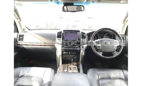 Buy Import Toyota Land Cruiser White Car in Import - Dubai in Curacao Buy Import Toyota Land Cruiser White Car in Import - Dubai in Curacao