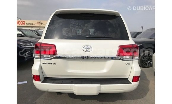 Buy Import Toyota Land Cruiser White Car in Import - Dubai in Curacao Buy Import Toyota Land Cruiser White Car in Import - Dubai in Curacao