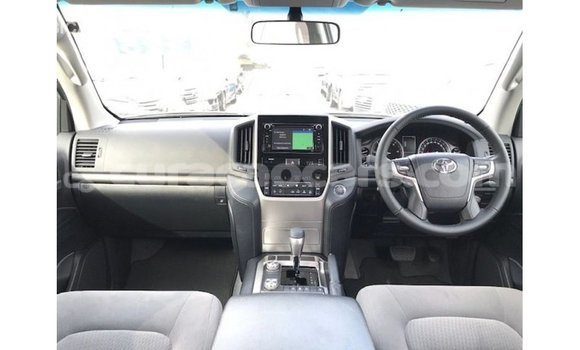 Buy Import Toyota Land Cruiser White Car in Import - Dubai in Curacao Buy Import Toyota Land Cruiser White Car in Import - Dubai in Curacao