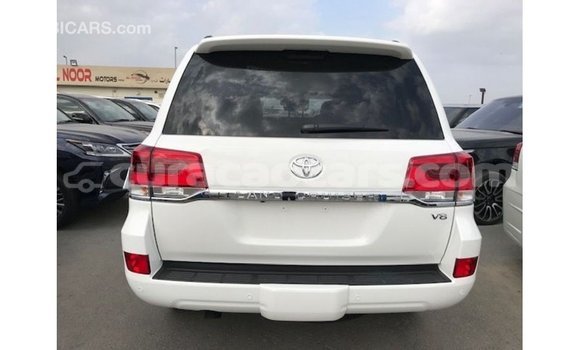 Buy Import Toyota Land Cruiser White Car in Import - Dubai in Curacao Buy Import Toyota Land Cruiser White Car in Import - Dubai in Curacao