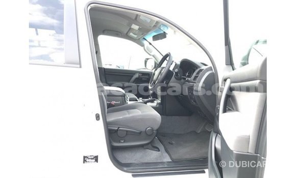 Buy Import Toyota Land Cruiser White Car in Import - Dubai in Curacao Buy Import Toyota Land Cruiser White Car in Import - Dubai in Curacao