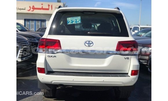 Buy Import Toyota Land Cruiser White Car in Import - Dubai in Curacao Buy Import Toyota Land Cruiser White Car in Import - Dubai in Curacao