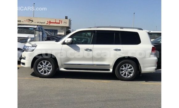 Buy Import Toyota Land Cruiser White Car in Import - Dubai in Curacao Buy Import Toyota Land Cruiser White Car in Import - Dubai in Curacao