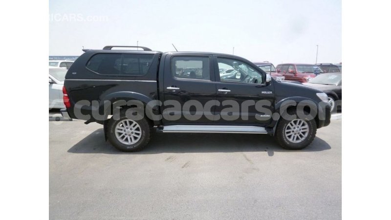 Big with watermark toyota hilux curacao import dubai 2516