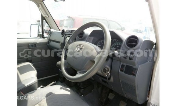 Buy Import Toyota Land Cruiser White Car in Import - Dubai in Curacao Buy Import Toyota Land Cruiser White Car in Import - Dubai in Curacao