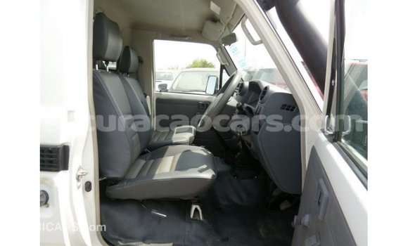 Buy Import Toyota Land Cruiser White Car in Import - Dubai in Curacao Buy Import Toyota Land Cruiser White Car in Import - Dubai in Curacao