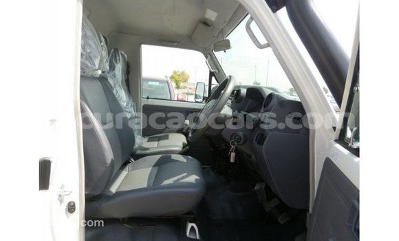 Buy Import Toyota Land Cruiser White Car in Import - Dubai in Curacao Buy Import Toyota Land Cruiser White Car in Import - Dubai in Curacao
