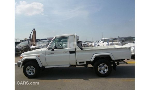Buy Import Toyota Land Cruiser White Car in Import - Dubai in Curacao Buy Import Toyota Land Cruiser White Car in Import - Dubai in Curacao