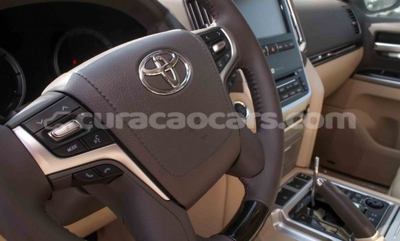 Buy Import Toyota Land Cruiser White Car in Import - Dubai in Curacao Buy Import Toyota Land Cruiser White Car in Import - Dubai in Curacao