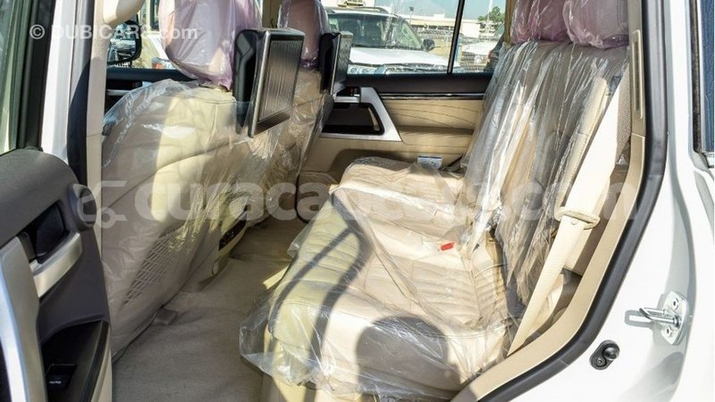 Big with watermark toyota land cruiser curacao import dubai 2549