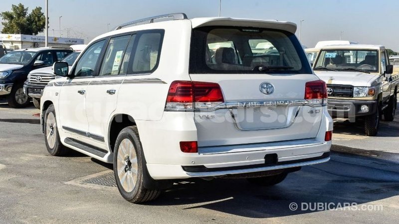 Big with watermark toyota land cruiser curacao import dubai 2549