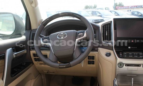 Buy Import Toyota Hilux Other Car in Import - Dubai in Curacao Buy Import Toyota Hilux Other Car in Import - Dubai in Curacao