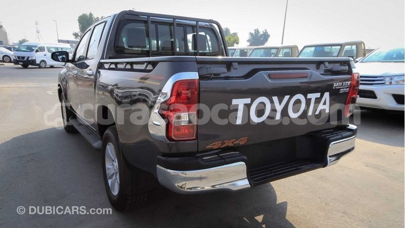 Big with watermark toyota hilux curacao import dubai 2553