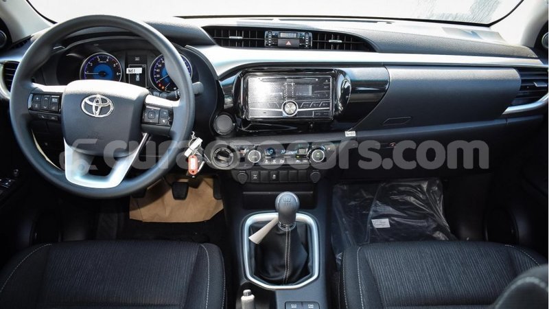 Big with watermark toyota hilux curacao import dubai 2554