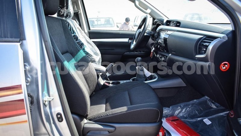 Big with watermark toyota hilux curacao import dubai 2554