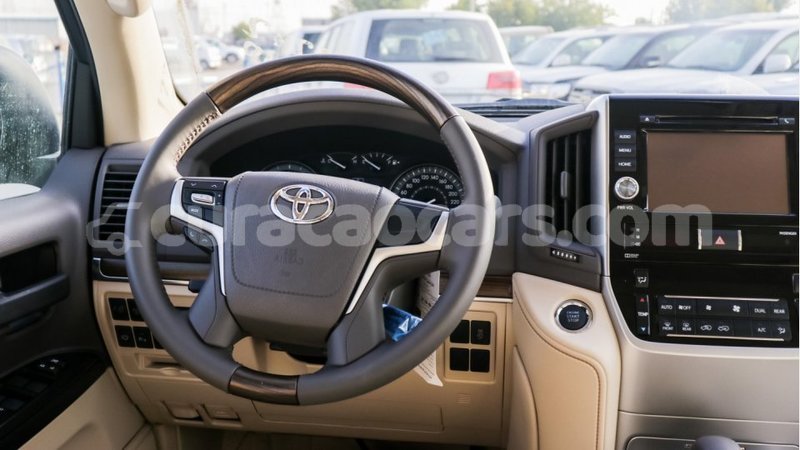 Big with watermark toyota land cruiser curacao import dubai 2557