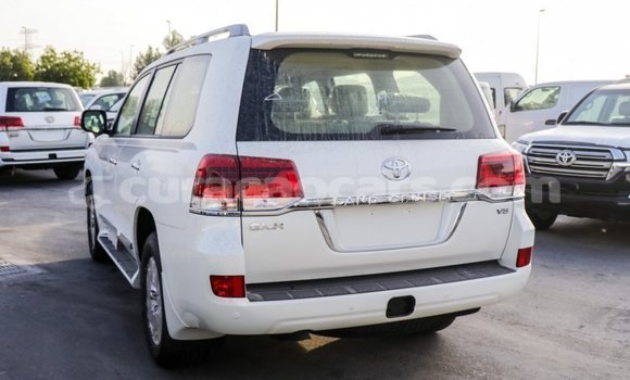 Buy Import Toyota Land Cruiser White Car in Import - Dubai in Curacao Buy Import Toyota Land Cruiser White Car in Import - Dubai in Curacao
