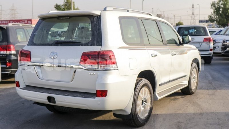 Big with watermark toyota land cruiser curacao import dubai 2557