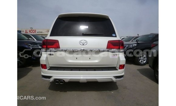 Buy Import Toyota Land Cruiser White Car in Import - Dubai in Curacao Buy Import Toyota Land Cruiser White Car in Import - Dubai in Curacao