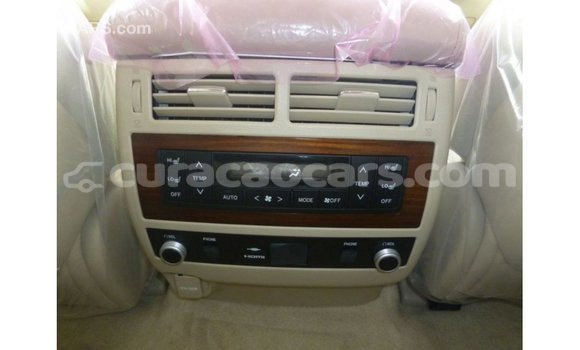 Buy Import Toyota Land Cruiser White Car in Import - Dubai in Curacao Buy Import Toyota Land Cruiser White Car in Import - Dubai in Curacao