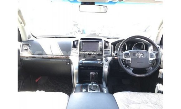 Buy Import Toyota Land Cruiser White Car in Import - Dubai in Curacao Buy Import Toyota Land Cruiser White Car in Import - Dubai in Curacao