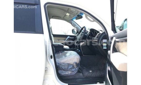 Buy Import Toyota Land Cruiser White Car in Import - Dubai in Curacao Buy Import Toyota Land Cruiser White Car in Import - Dubai in Curacao