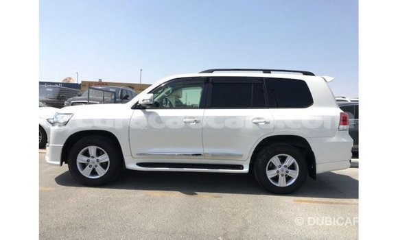 Buy Import Toyota Land Cruiser White Car in Import - Dubai in Curacao Buy Import Toyota Land Cruiser White Car in Import - Dubai in Curacao