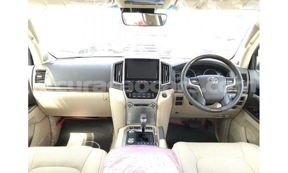 Buy Import Toyota Land Cruiser White Car in Import - Dubai in Curacao Buy Import Toyota Land Cruiser White Car in Import - Dubai in Curacao