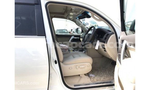 Buy Import Toyota Land Cruiser White Car in Import - Dubai in Curacao Buy Import Toyota Land Cruiser White Car in Import - Dubai in Curacao