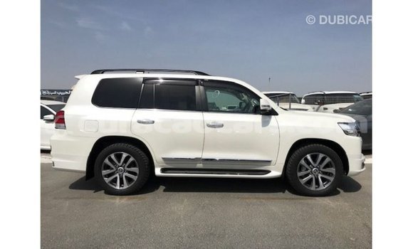 Buy Import Toyota Land Cruiser White Car in Import - Dubai in Curacao Buy Import Toyota Land Cruiser White Car in Import - Dubai in Curacao