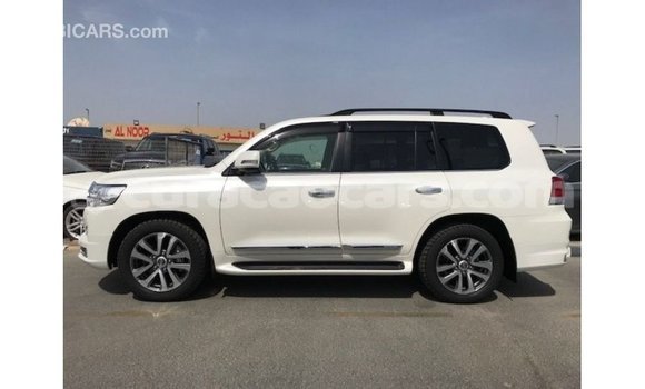 Buy Import Toyota Land Cruiser White Car in Import - Dubai in Curacao Buy Import Toyota Land Cruiser White Car in Import - Dubai in Curacao