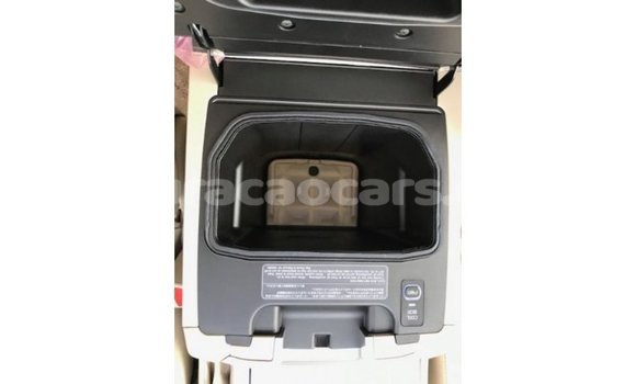 Buy Import Toyota Land Cruiser White Car in Import - Dubai in Curacao Buy Import Toyota Land Cruiser White Car in Import - Dubai in Curacao