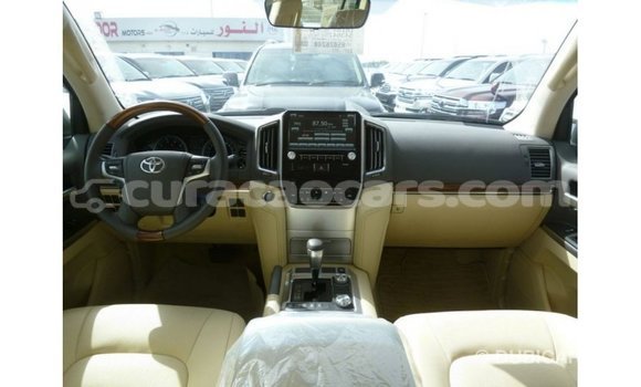 Buy Import Toyota Land Cruiser White Car in Import - Dubai in Curacao Buy Import Toyota Land Cruiser White Car in Import - Dubai in Curacao