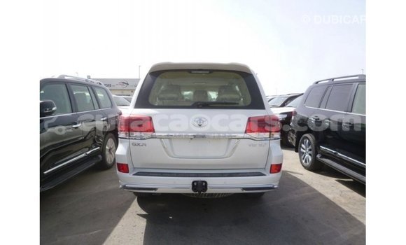 Buy Import Toyota Land Cruiser White Car in Import - Dubai in Curacao Buy Import Toyota Land Cruiser White Car in Import - Dubai in Curacao