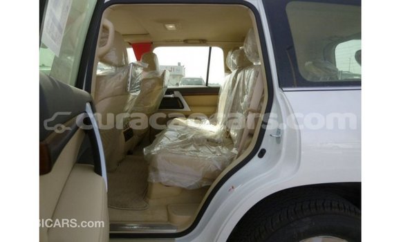 Buy Import Toyota Land Cruiser White Car in Import - Dubai in Curacao Buy Import Toyota Land Cruiser White Car in Import - Dubai in Curacao