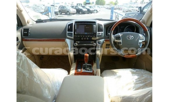 Buy Import Toyota Land Cruiser White Car in Import - Dubai in Curacao Buy Import Toyota Land Cruiser White Car in Import - Dubai in Curacao