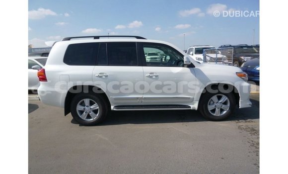 Buy Import Toyota Land Cruiser White Car in Import - Dubai in Curacao Buy Import Toyota Land Cruiser White Car in Import - Dubai in Curacao
