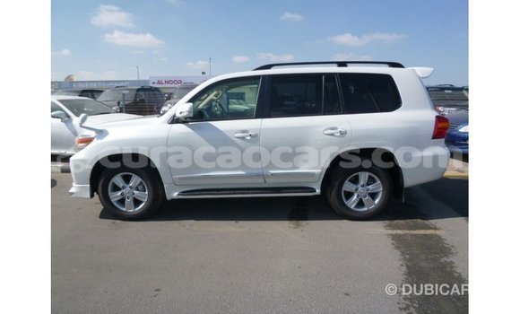 Buy Import Toyota Land Cruiser White Car in Import - Dubai in Curacao Buy Import Toyota Land Cruiser White Car in Import - Dubai in Curacao