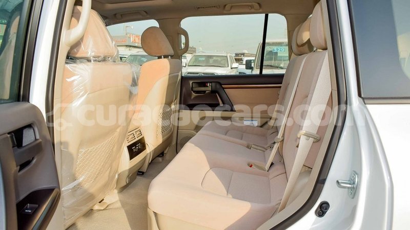 Big with watermark toyota land cruiser curacao import dubai 2619