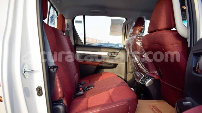 Big with watermark toyota hilux curacao import dubai 2621