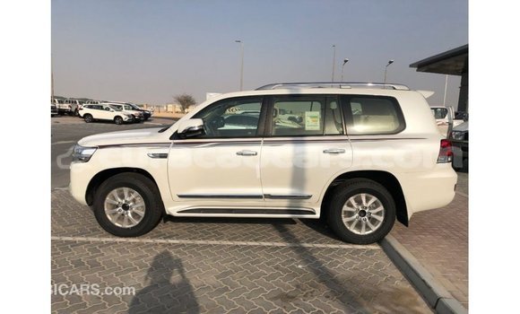 Buy Import Toyota Land Cruiser White Car in Import - Dubai in Curacao Buy Import Toyota Land Cruiser White Car in Import - Dubai in Curacao
