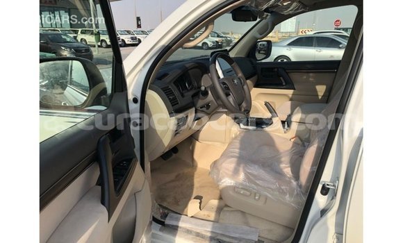 Buy Import Toyota Land Cruiser White Car in Import - Dubai in Curacao Buy Import Toyota Land Cruiser White Car in Import - Dubai in Curacao