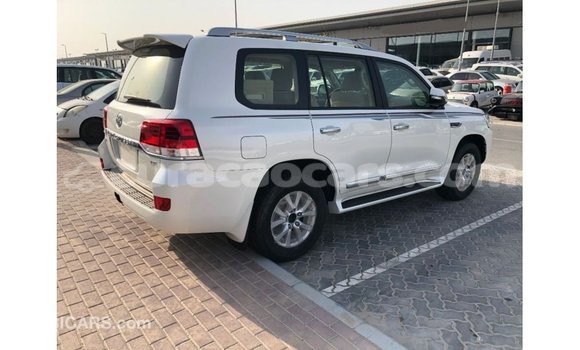 Buy Import Toyota Land Cruiser White Car in Import - Dubai in Curacao Buy Import Toyota Land Cruiser White Car in Import - Dubai in Curacao